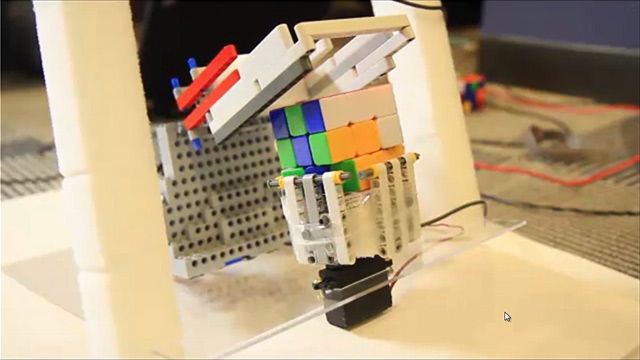 See how MATLAB and Simulink make it easy to explore the analog and digital inputs and outputs on your Arduino board and control motors, and to program the device for standalone execution.